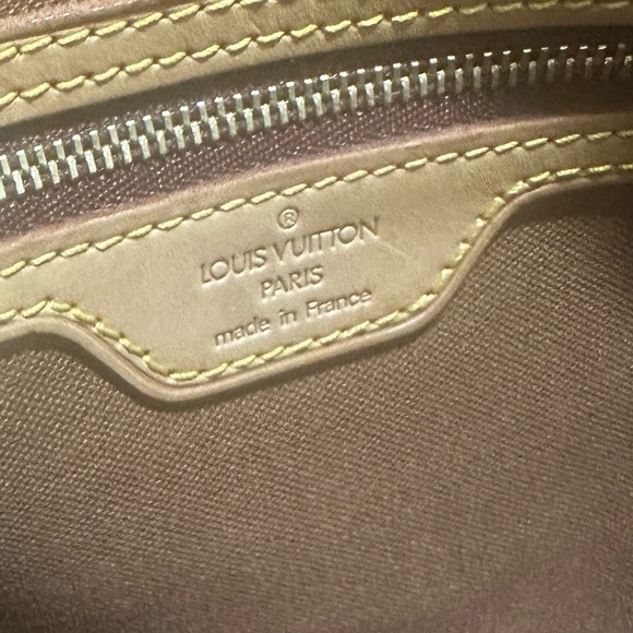 Louis Vuitton Monogram Shoulder Bag - Picture 10 of 11